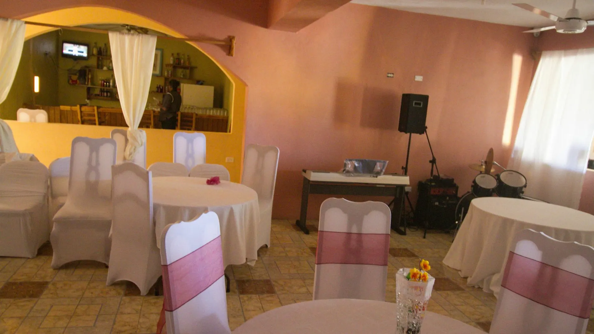 Chateau Margarite Bed And Breakfast Бухта Монтего Ямайка